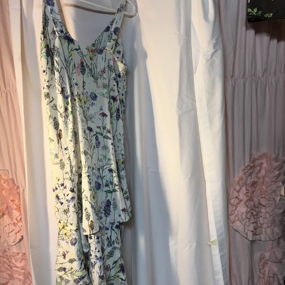 Women dresses - Picture 4 of 8